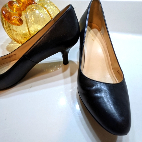 Cole Haan Black Pumps - 2.5" heel -  Size 7M - Picture 4 of 8